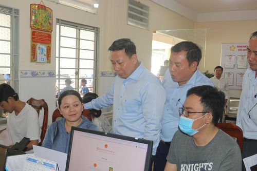 Thứ trưởng Nguyễn Thanh Ngọc khảo sát việc thực hiện chính quyền 2 cấp ở Vĩnh Long, Cần Thơ