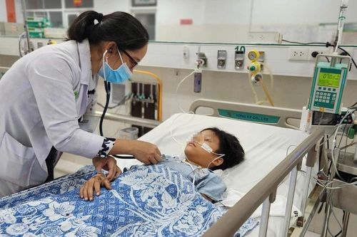 Vụ tai nạn trên cao tốc Vĩnh Hảo – Phan Thiết: Bé trai 9 tuổi bị dập phổi, chảy máu ổ bụng