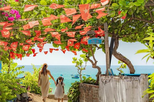 Làng chài ở Gia Lai có biển xanh cát trắng, cầm 50 ngàn 4 người ăn sáng no nê