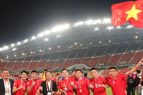 Bầu Hiển mạnh tay tài trợ Giải bóng đá Công an, Cảnh sát ASEAN mở rộng 2025