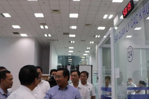 Chủ tịch Thành phố Hồ Chí Minh: 'Làm hết việc, chứ không chỉ làm hết giờ'