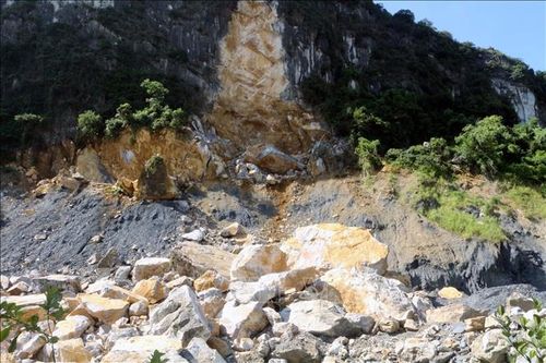 Ninh Bình: Sớm di dời các hộ dân khỏi khu vực ảnh hưởng bởi sạt lở đá