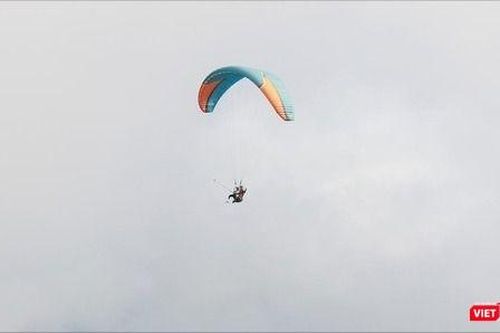 Nam du khách bị tai nạn dù lượn, rơi xuống rừng tử vong ở Sơn Trà