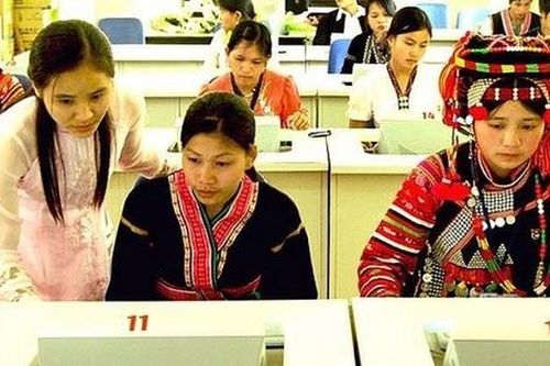 Tăng cường ứng dụng công nghệ thông tin cho phụ nữ dân tộc thiểu số là nhiệm vụ cấp bách