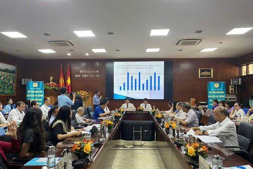 Chuyên gia: Áp lực lạm phát nửa cuối năm có thể đến từ tỷ giá và tín dụng