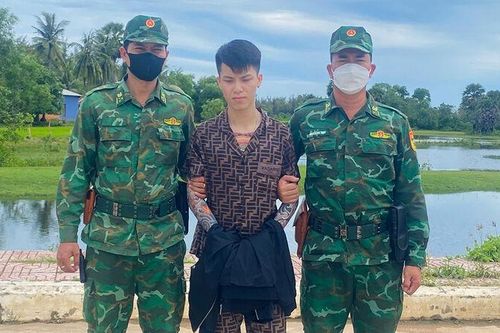 Phát hiện đối tượng truy nã khi tiếp nhận công dân Việt Nam từ Campuchia trao trả