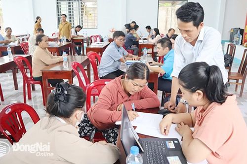 Phường Bình Phước triển khai điểm lưu động hỗ trợ người dân trong cấp mới giấy chứng nhận quyền sử dụng đất