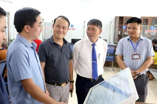 Thành lập 2 tổ công tác hỗ trợ thực hiện thủ tục hành chính về đất đai