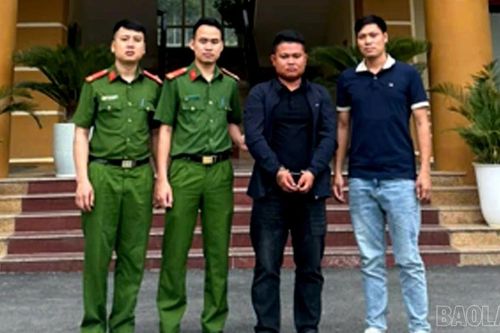 Công an xã Văn Bàn vận động đối tượng có hành vi phạm tội ra đầu thú