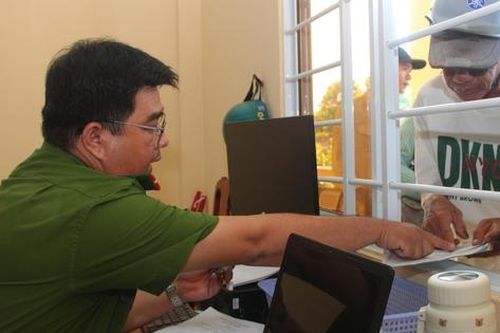 Người dân Cà Mau thuận lợi hơn khi làm thủ tục hành chính