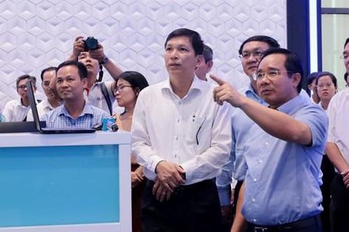 Chủ tịch TP.HCM kiểm tra bộ máy hành chính sau sáp nhập tại Bình Dương cũ