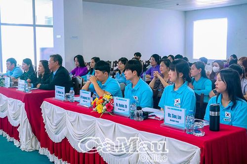 Sinh viên Hàn Quốc giao lưu, hỗ trợ CNTT tại Trường Đại học Bạc Liêu.