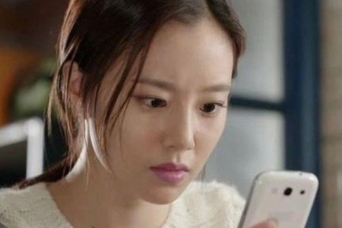 Tưởng được 'lo cho cả đời', ai ngờ cưới về phải còng lưng trả nợ tiền tỷ cho chồng