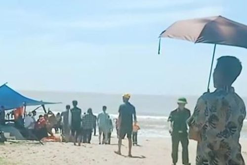 Một người mất tích, một người nguy kịch khi tắm biển Sầm Sơn