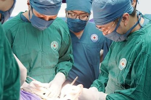 Từ dấu hiệu bất thường, cụ ông 76 tuổi được phát hiện bị máu tụ mạn tính