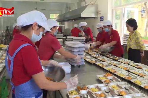 Hà Nội: Mỗi học sinh tiểu học được hỗ trợ bữa ăn bán trú đến 30.000 đồng/ngày