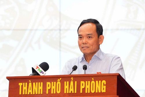 Trưởng ban Chính sách chiến lược Trung ương Trần Lưu Quang tiếp xúc cử tri tại Hải Phòng