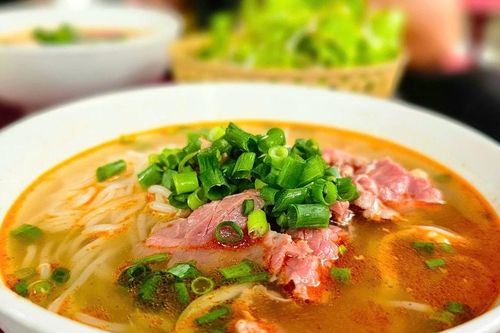 Bún bò Huế không chỉ là một món ăn