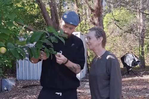Chàng Australia lấy vợ Việt, dạy mẹ ruột nói tiếng Quảng Nam gây sốt