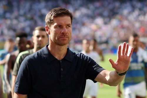 'Xabi Alonso quá non so với Luis Enrique'