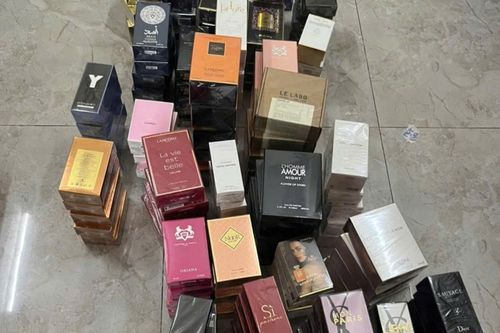 TP.HCM phạt hơn 1,4 tỷ đồng với 82 vụ bán nước hoa giả