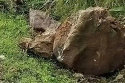 Đắk Lắk: đá lăn đè 2 cháu bé thương vong