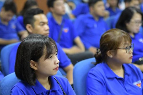 Hàng nghìn thanh niên tình nguyện tập huấn hỗ trợ vận hành chính quyền địa phương hai cấp