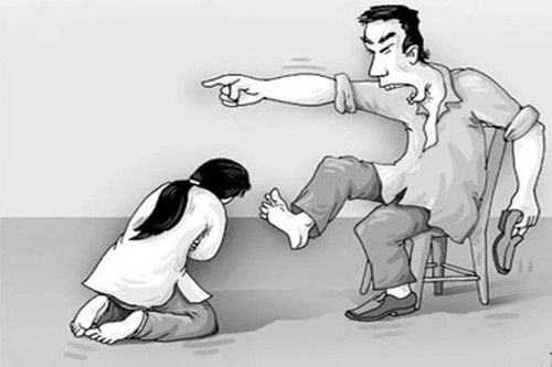 Dùng gậy gỗ đánh vợ, người đàn ông bị phạt 12,5 triệu đồng