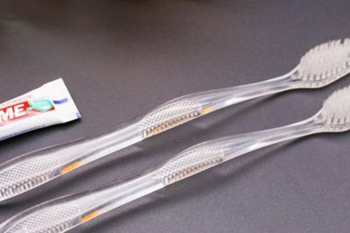 Hà Nội cấm khách sạn lưu hành bàn chải đánh răng một lần