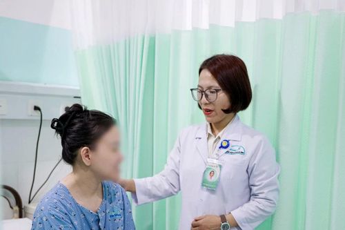 Bác sĩ Đà Nẵng khâu eo tử cung cứu sản phụ bị sự cố sản khoa nguy hiểm