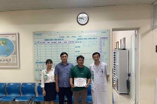 Bạn đọc Báo VietNamNet giúp đỡ em Võ Hoàng Huy bị tai nạn hơn 54 triệu đồng