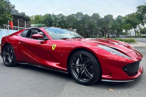 Siêu xe Ferrari 812 GTS bán giá 25 tỷ, dễ lọt 'mắt xanh' ông Đặng Lê Nguyên Vũ