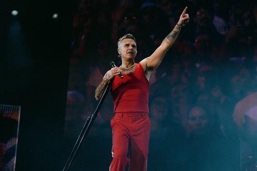 Siêu sao Robbie Williams hóa tinh tinh CGI trong phim nhạc kịch