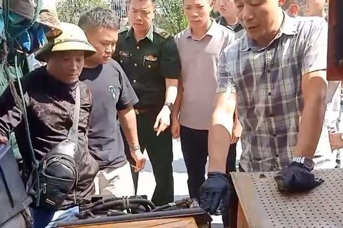 Số lượng khủng hơn 2,3 tạ kim loại quý giấu chỗ hiểm trên xe chở nông sản