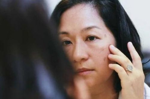 Phụ nữ già đi từng ngày mà không hay biết vì 4 thói quen tưởng vô hại