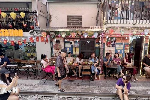 Người dân ủng hộ siết chặt quản lý an ninh, an toàn tại phố 'càphê đường tàu'