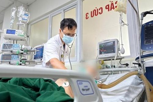 Bệnh nhân liệt hoàn toàn, viêm màng não mủ sau mũi tiêm không đảm bảo vô trùng