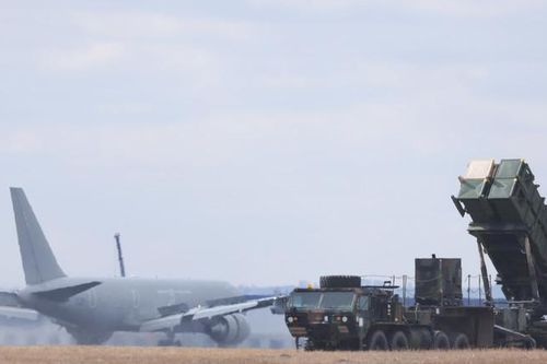 Ba Lan dọa đóng cửa trung tâm viện trợ quân sự chính cho Ukraine, chỉ trích NATO