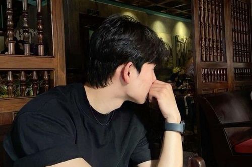 Chồng giữ hết tiền, không muốn chia sẻ thu nhập với vợ: Gia đình liệu có hạnh phúc?