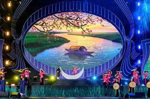 Đạo diễn Thu Hoài: 'Công nghệ không lấn át mà giúp văn hóa thêm tỏa sáng'