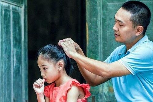 Được chăm con - Một đặc ân khi làm cha