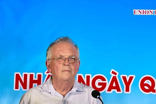 Thắt chặt mối giao lưu nhân dân Việt - Pháp