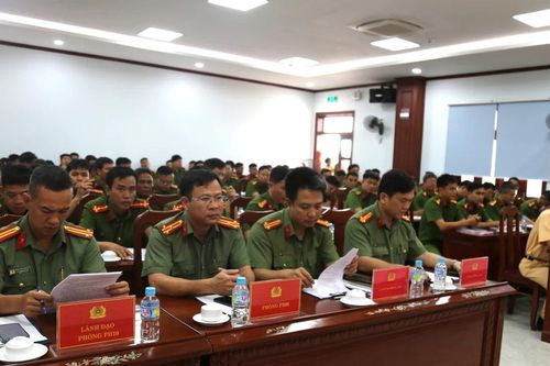 Tập huấn nghiệp vụ đăng ký xe cho 252 cán bộ Công an cấp xã