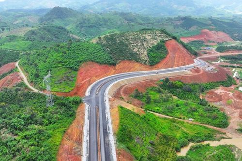 Tập trung giải quyết những thách thức