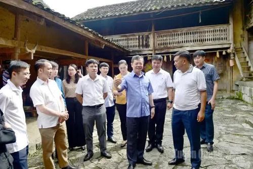 Chủ tịch HĐND tỉnh Nguyễn Văn Sơn: Xây dựng Làng văn hóa du lịch Lũng Cẩm thành điểm đến hấp dẫn hơn nữa