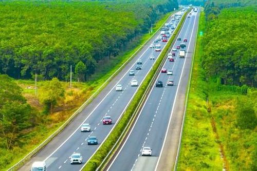 Bộ Xây dựng phản hồi kiến nghị bất cập biển báo giao thông