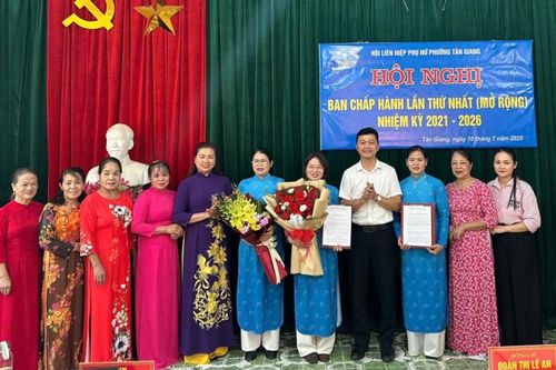 Hội Phụ nữ phường Tân Giang hội nghị lần thứ nhất (mở rộng)