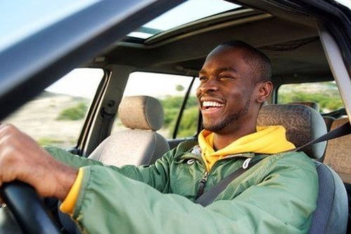 Chồng lái xe đi nghỉ mát, quên luôn vợ ở trạm xăng suốt 5 tiếng mà không hề hay biết