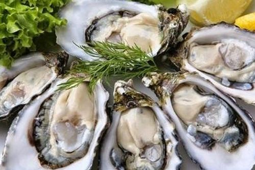 Không chỉ có hàu, đây là 10 món ăn 'quen mặt' giúp quý ông sung sức hơn mỗi ngày