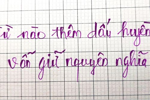 Từ nào thêm dấu huyền vẫn giữ nguyên nghĩa?